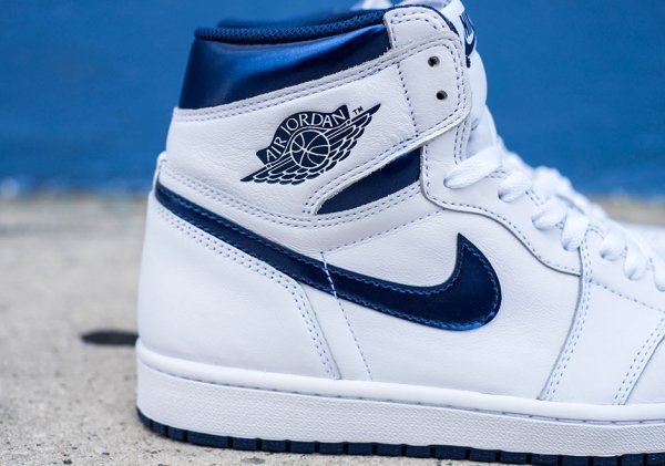 Air Jordan 1 High Metallic Navy Detailed Look | SneakerNews.com