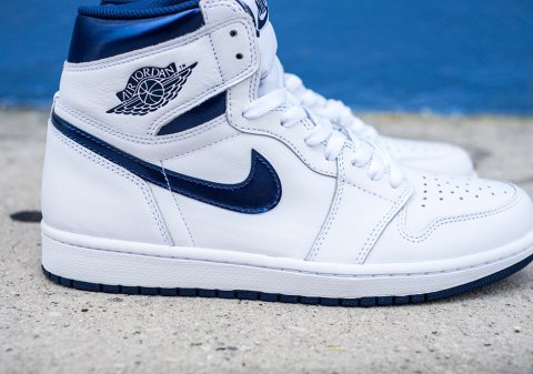 Air Jordan 1 High Metallic Navy Detailed Look | SneakerNews.com