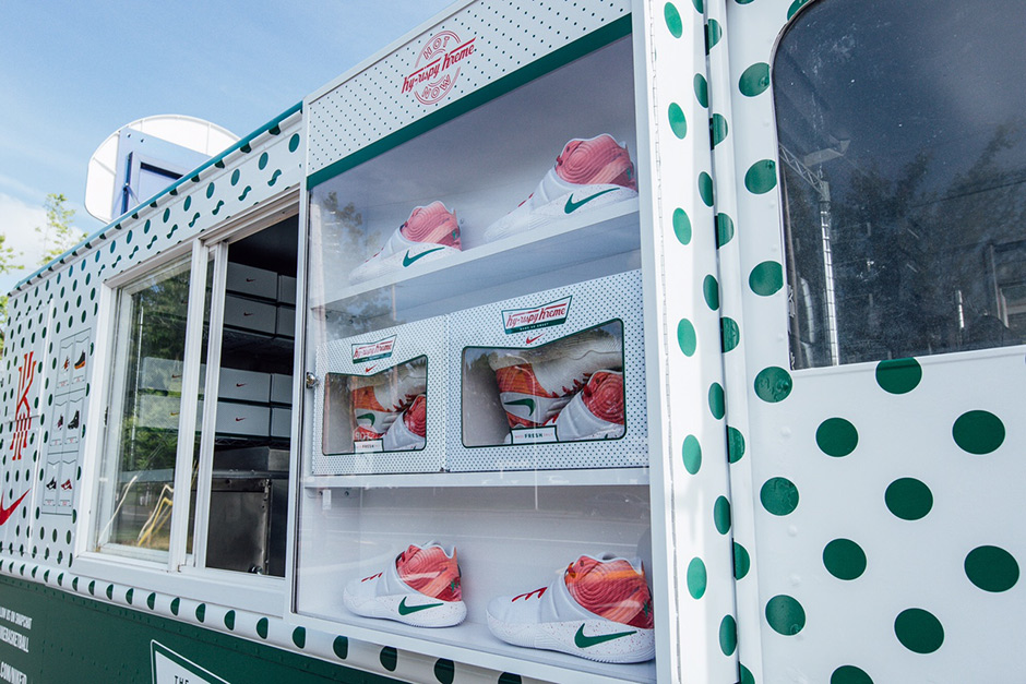 Kyrie irving shoes shop krispy kreme for sale