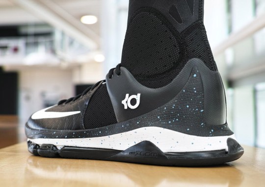 Nike Creates A KD 8 Elite PE Fit For The Dark Knight