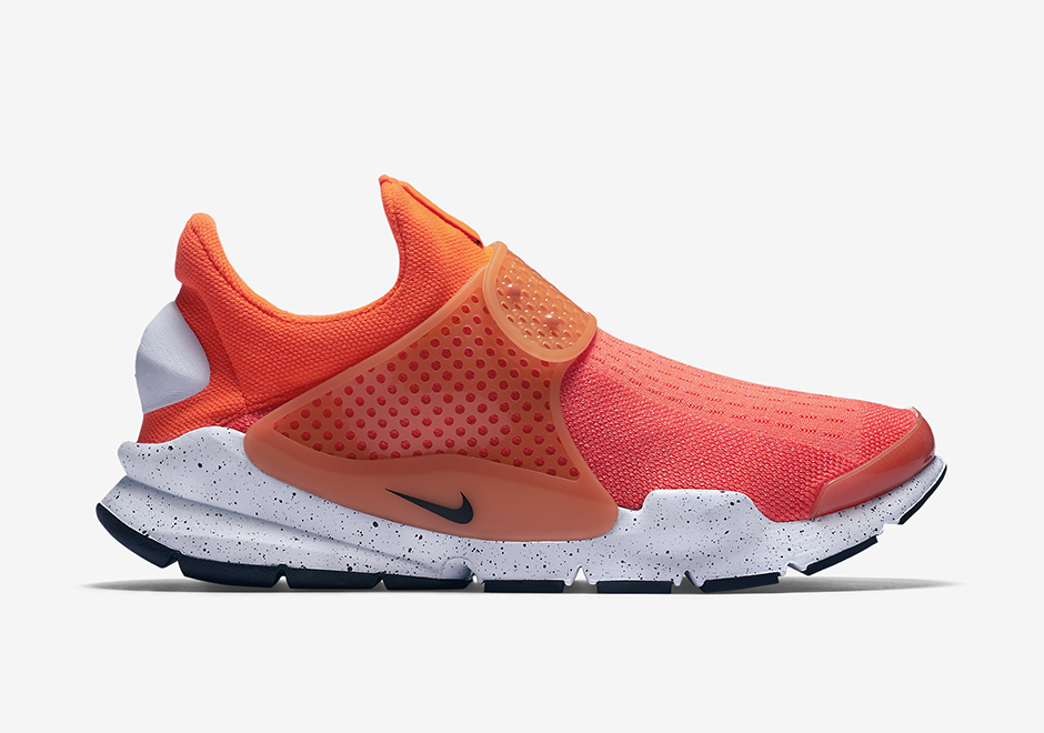 nike-sock-dart-se-total-crimson-2