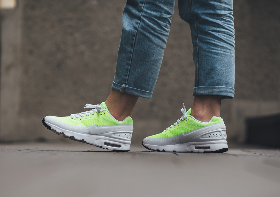 Nike Wmns Air Max Bw Ultra Ghost Green 1