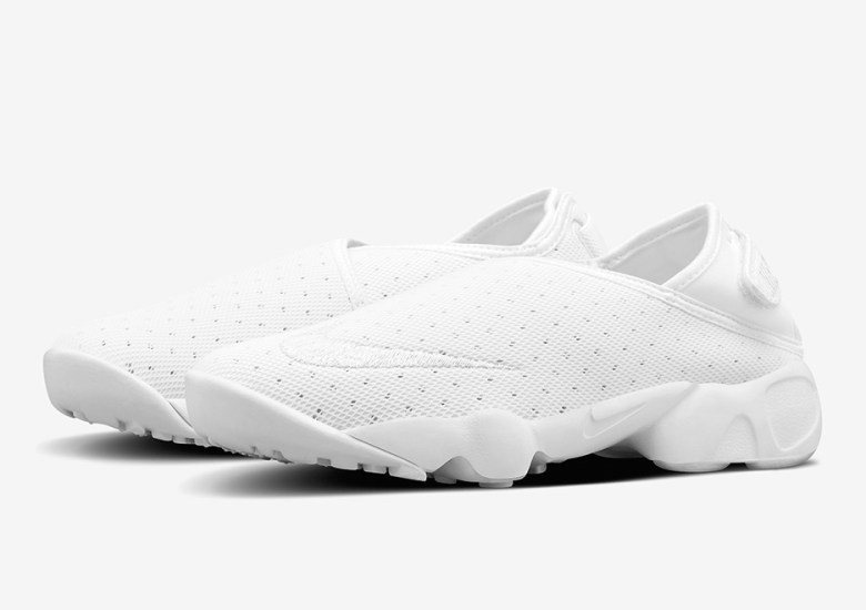 NikeLab Removes The Straps On The Air Rift