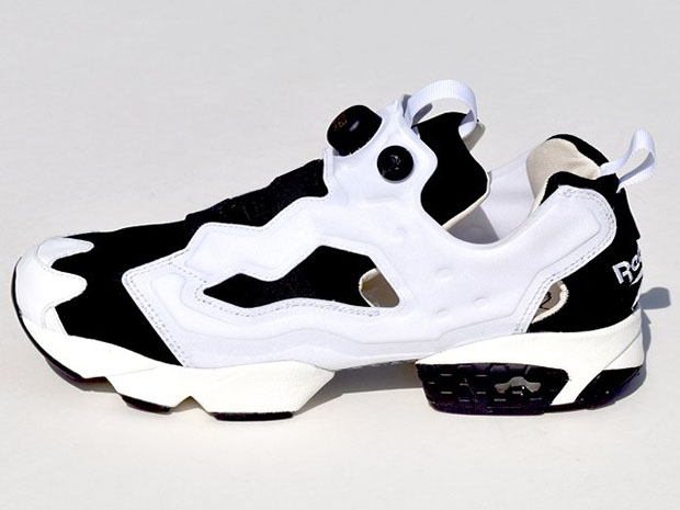 build realistisk snack Bold Black, White, and Red Colorways Take Over the Reebok Instapump Fury -  SneakerNews.com