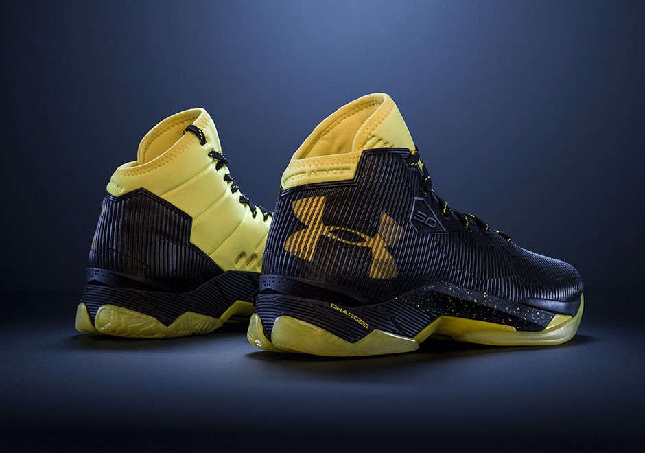 Under Armour Curry 2.5 Black Taxi Available | SneakerNews.com