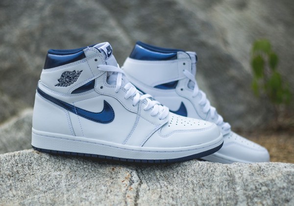 Air Jordan 1 High Metallic Navy 555088-106 | SneakerNews.com