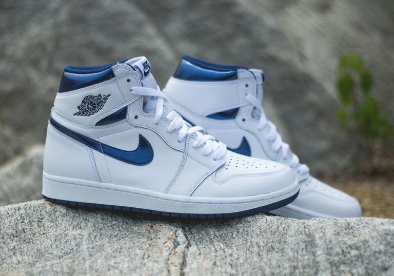 Air Jordan 1 High Metallic Navy 555088-106 | SneakerNews.com display picture 2