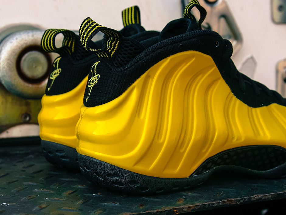 Foamposite One Black Optic Yellow 8