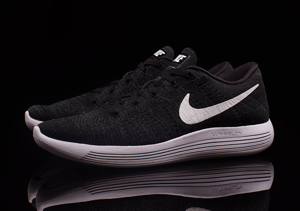 The Nike LunarEpic Flyknit Low Is Available