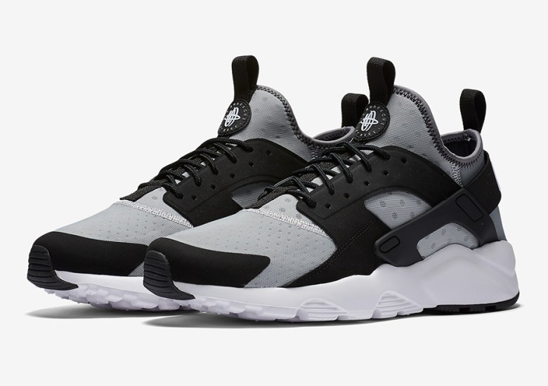 Nike To Releases The Air Huarache Ultra In A “Bo Jackson” Colorway