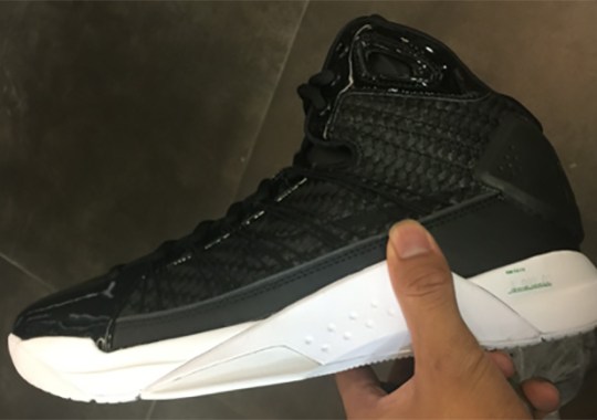 First Look At The Nike Hyperdunk Lux