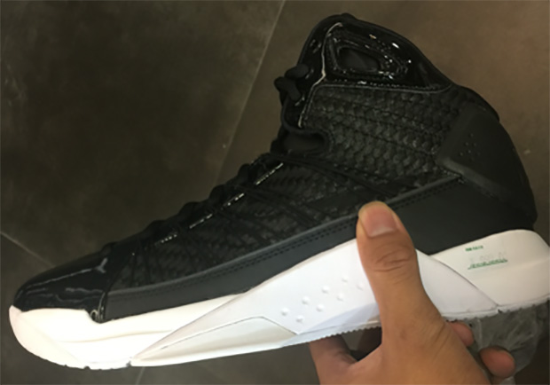 First Look At The Nike Hyperdunk Lux