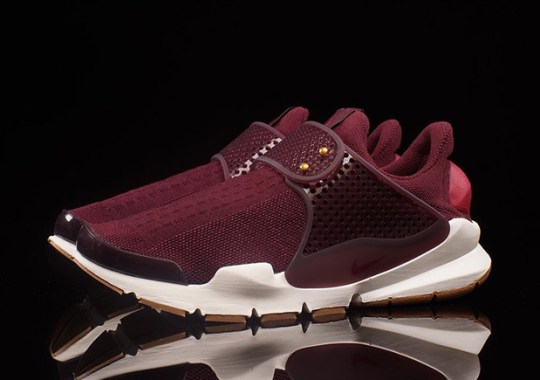 These Women’s Only Nike Sock Darts Have Gum Soles