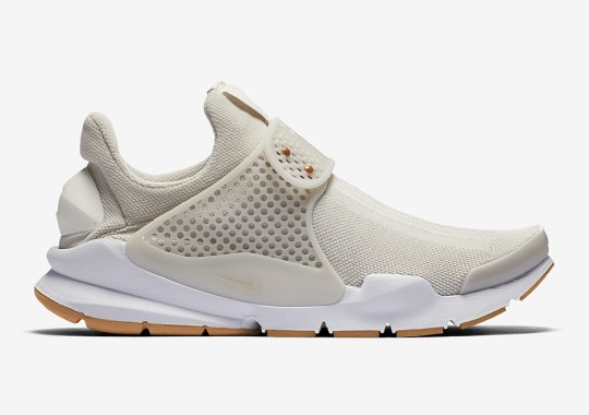 nike wmns sock dart light bone gum 1