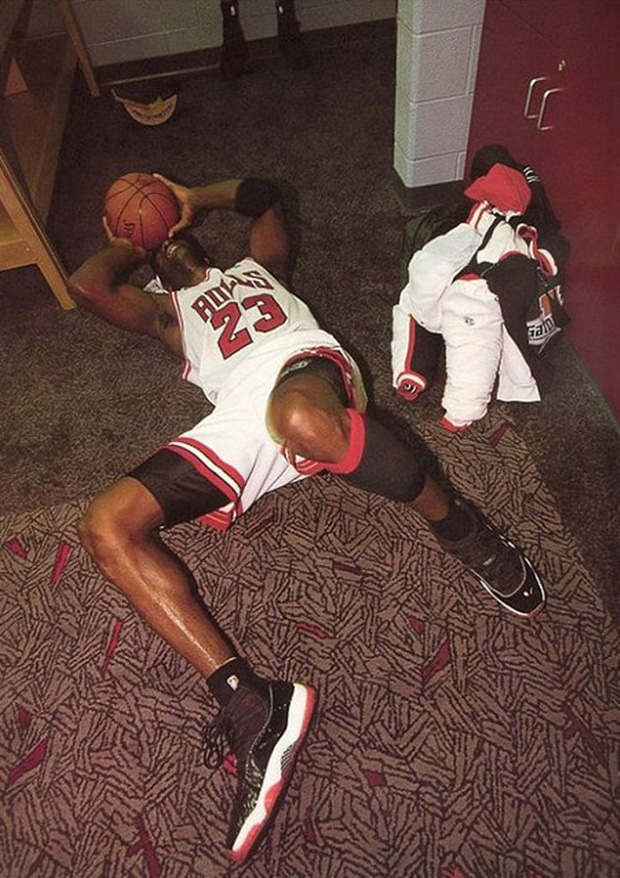 Jordan Crying On Floor 1996 Finals