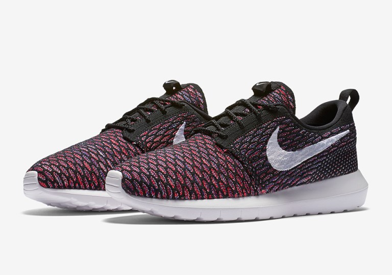 nike-roshe-flyknit-black-white  display picture 1