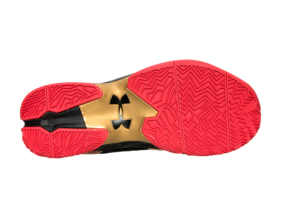 Ua Curry 2 5 Red Black Gold 05