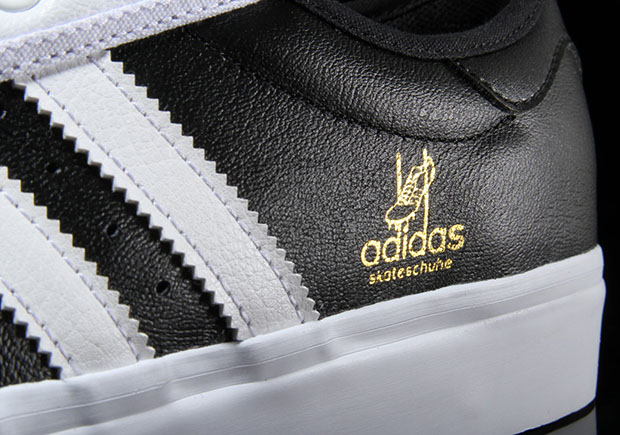 Coherente romántico sello adidas adi-Ease Universal Premium Leather | SneakerNews.com