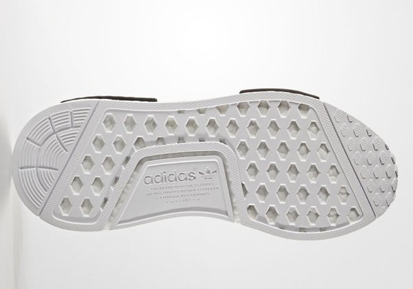 nmd r1 black reflective