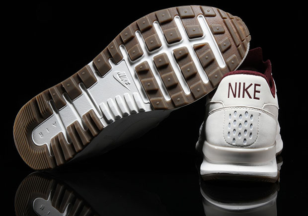 roekeloos IJver Afwijking Nike Air Berwuda Night Maroon 844978-005 | SneakerNews.com