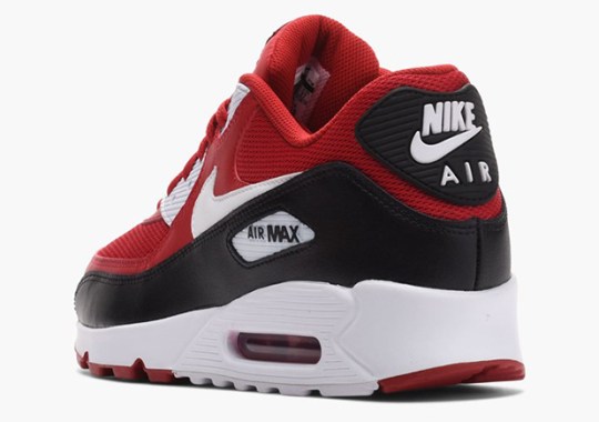 The Nike Air Max 90 Returns With A New “Bred” Look