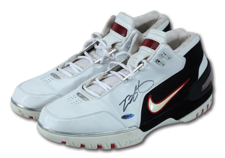 LeBron’s Game-Worn Rookie Nike Shoes Up For Auction