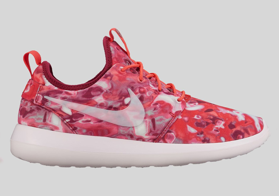 Ladies best sale nike roshe