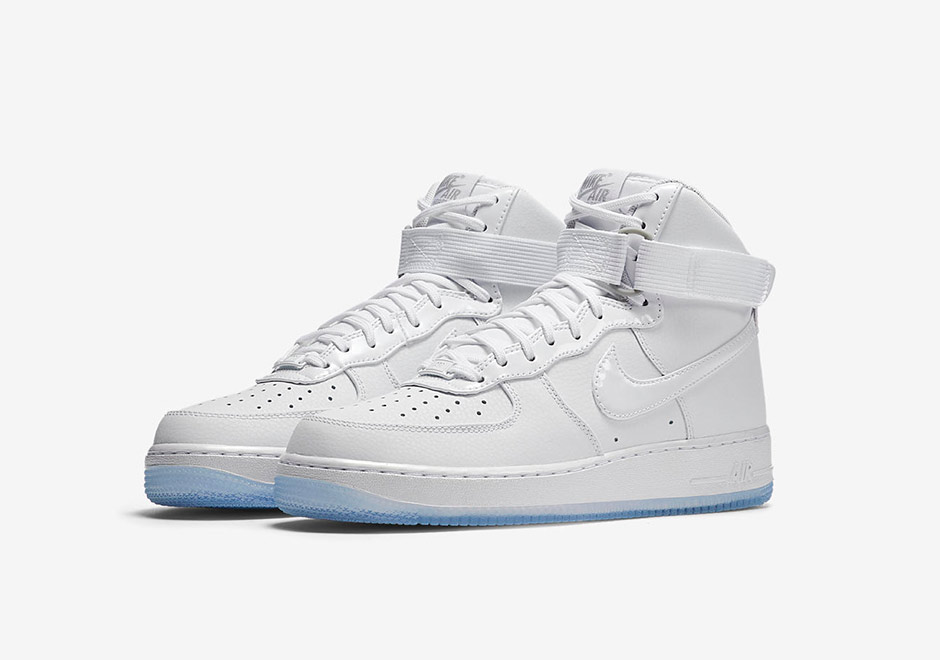 Nike Wmns Air Force 1 Iridescent White 7
