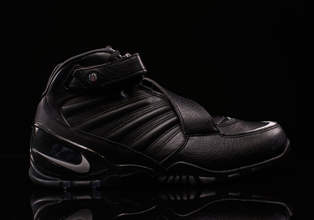 Nike Zoom Vick III Triple Black 832698-002 | SneakerNews.com