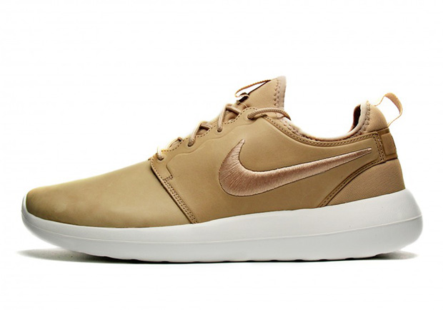 nike roshe two beige