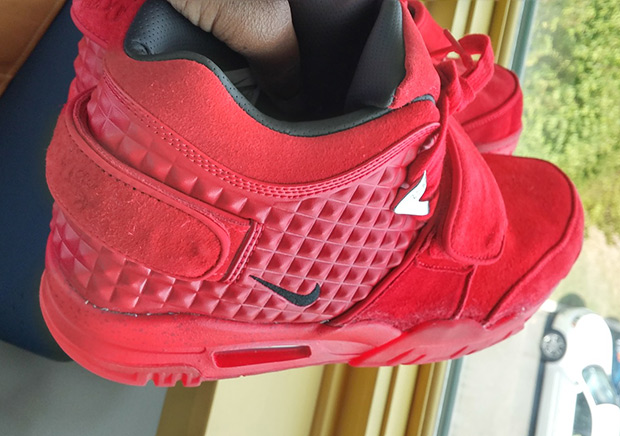 Air cruz red october sale