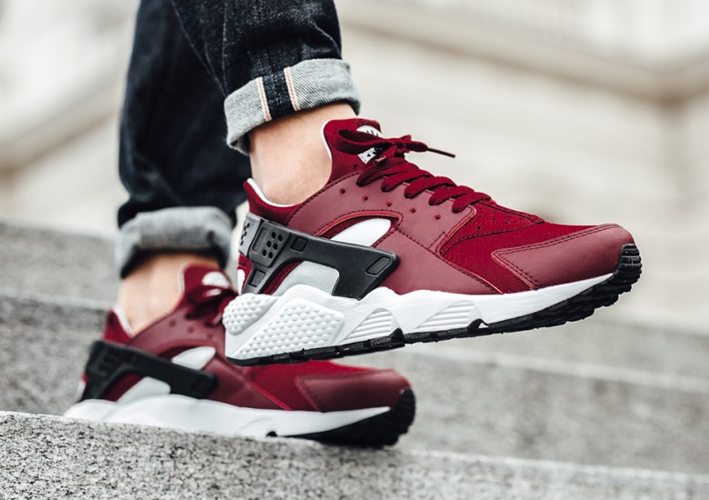 The Nike Air Huarache Is Back In Team Red