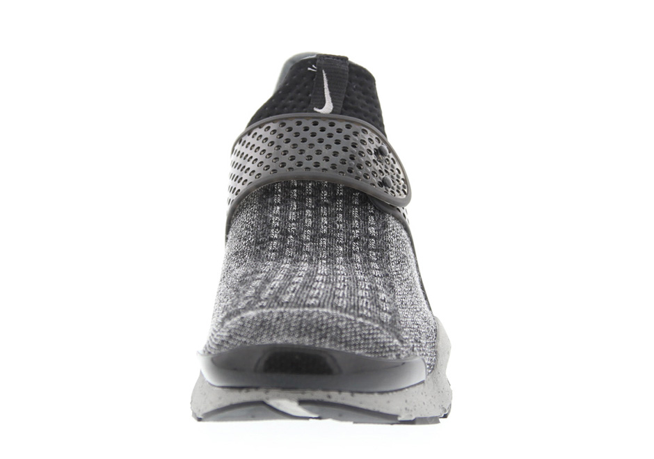 Nike Sock Dart Se Premium On Feet Preview 11