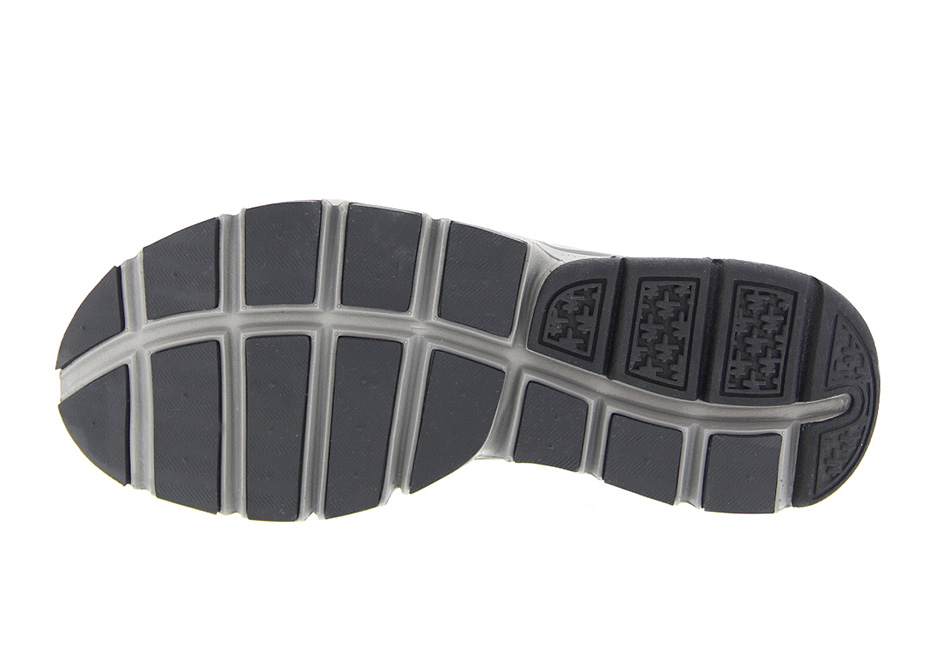 Nike Sock Dart Se Premium On Feet Preview 13