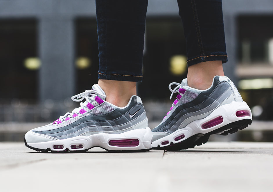 Nike Air Max 95 Hyper Violet 307960-001 Women | SneakerNews.com