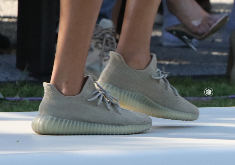 yeezy shoes season 4