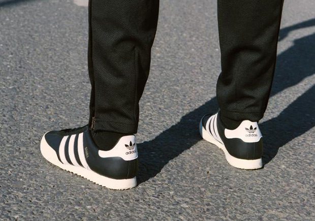 adidas Just Dropped 'Night Navy' Samba OGs and They Look Crisp - Sneaker  Freaker
