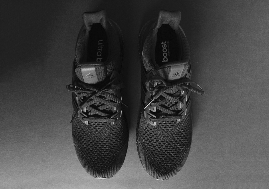 Adidas Ultra Boost Triple Black Detailed Preview 08