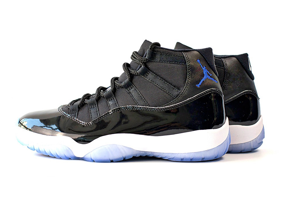 jordan 11 space jam flight club