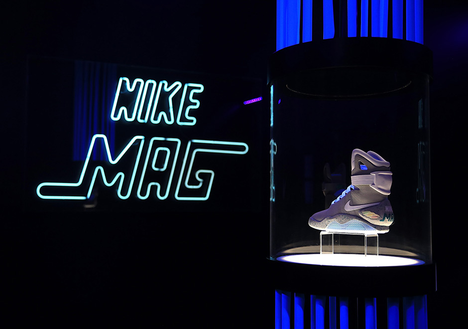 Auto lacing cheap nike mags price