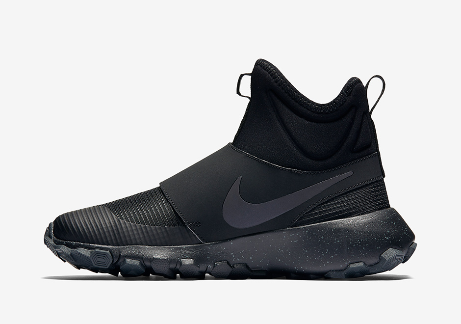 Nike Roshe Mid Winter Stamina Youth Boot | SneakerNews.com