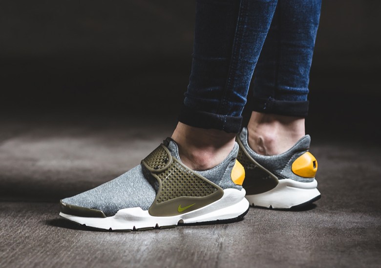 Nike Sock Darts With Golden Heels Are Here