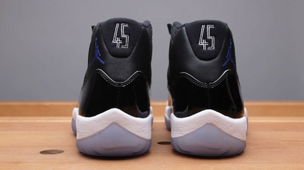 Air Jordan 11 Space Jam Unboxing | SneakerNews.com