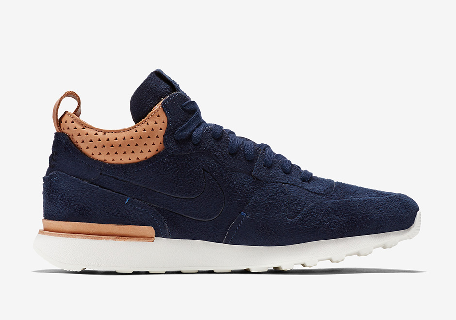 nike internationalist mid royal