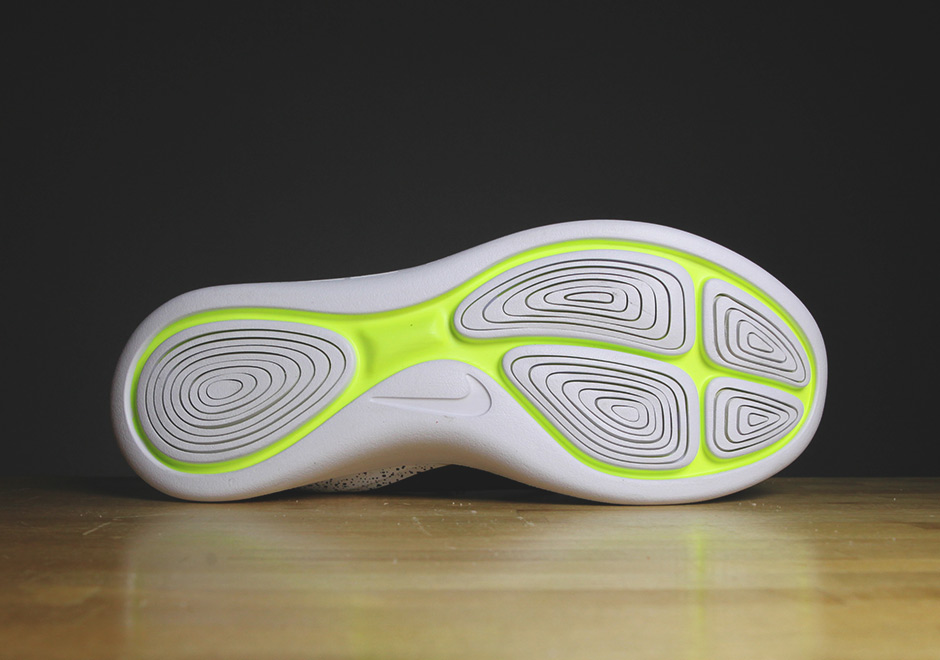 Nike LunarCharge Premium LE 923284-999 | SneakerNews.com