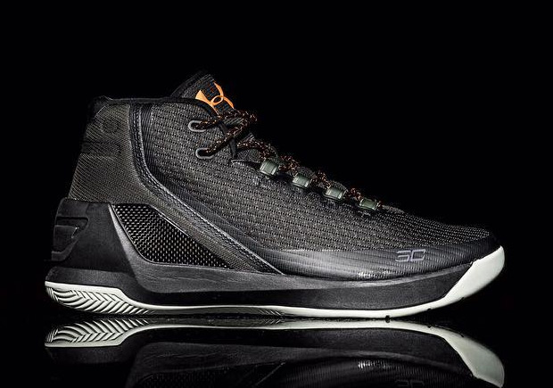 Curry 3 Black Gold | SneakerNews.com