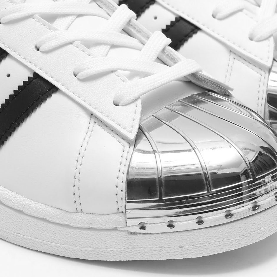 Shell toe shop white and silver