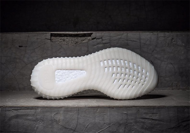 Adidas yeezy triple white australia best sale