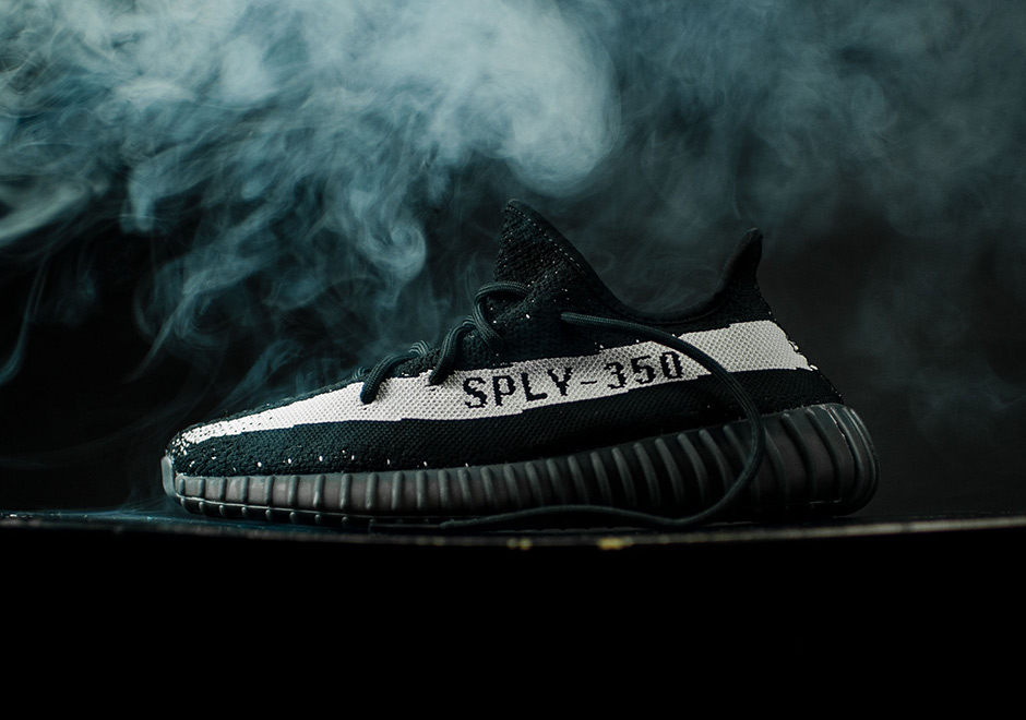 yeezy 350 v2 black online