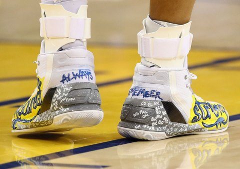 Steph Curry's Custom Under Armour Shoes Raise Over $45,000 For Oakland ...